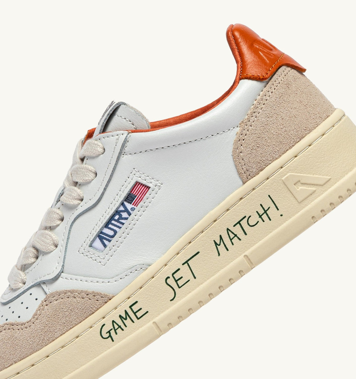 MEDALIST LOW SNEAKERS IN LEATHER AND SUEDE COLOR WHITE AND HAWAIIAN SUNSET WITH LETTERING - AUTRY Essential