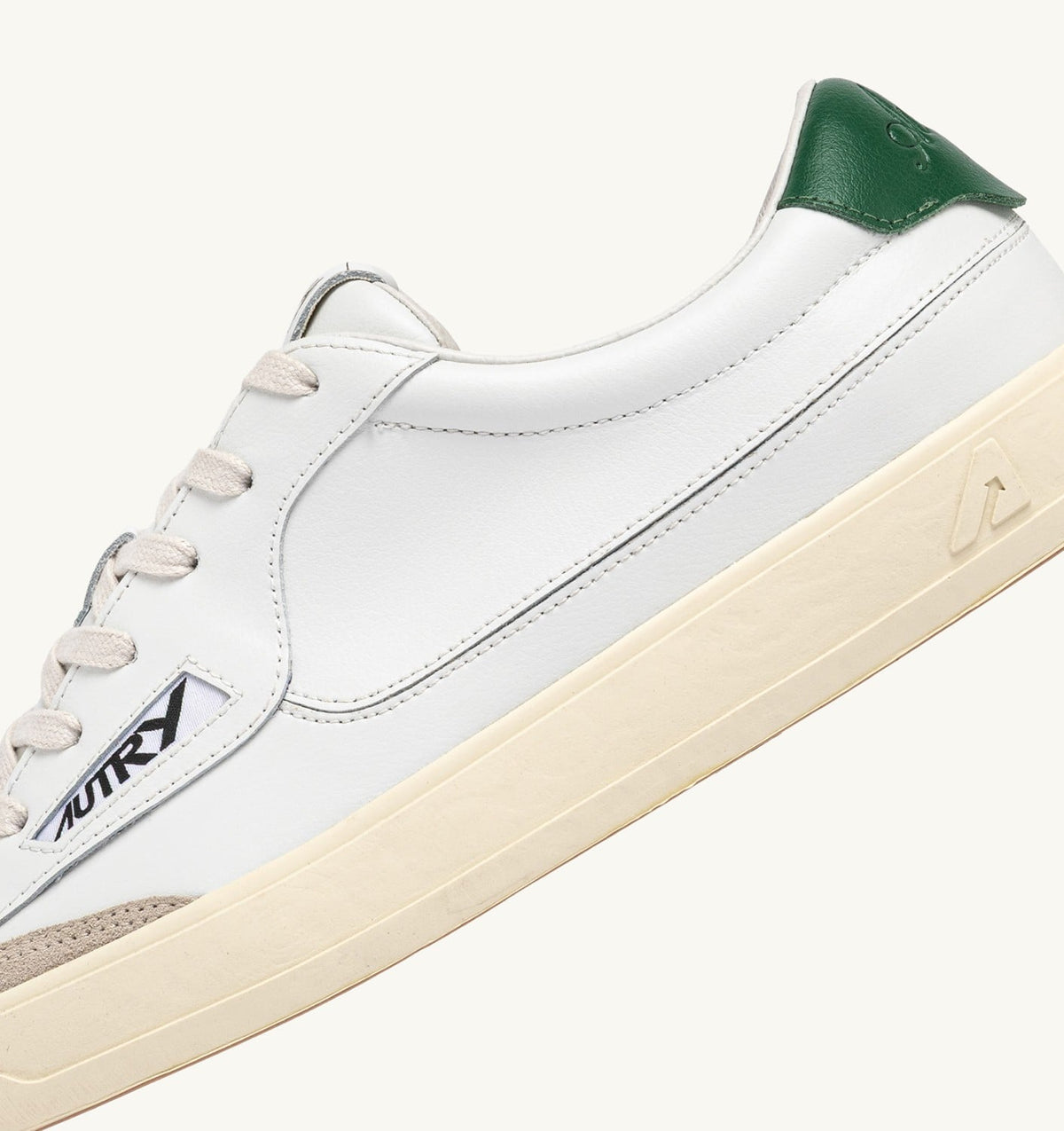 WINDSCAPE LOW SNEAKERS IN WHITE AND AMAZON LEATHER - AUTRY Great Value