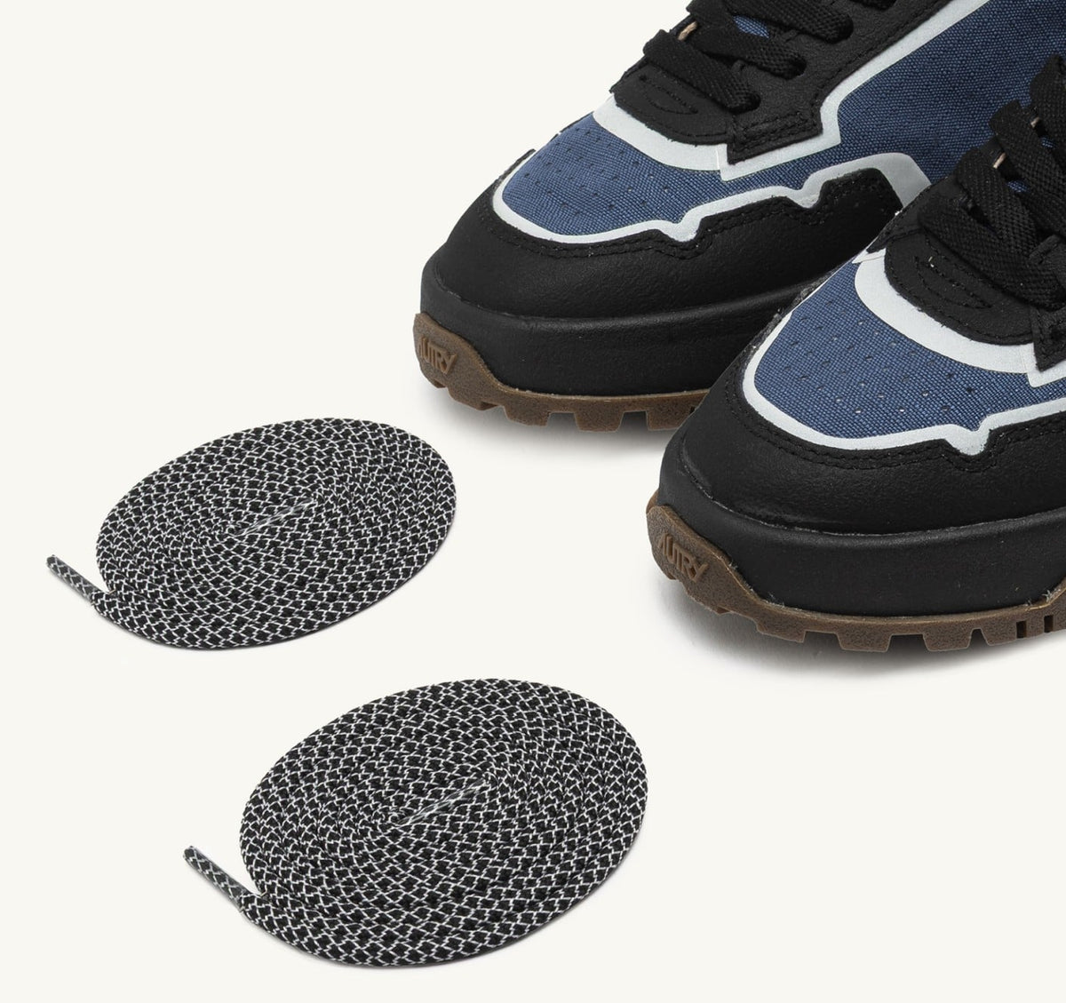 WILDPACE LOW SNEAKERS IN RIPSTOP NYLON AND LEATHER COLOR DARK BLUE AND BLACK - AUTRY Essential