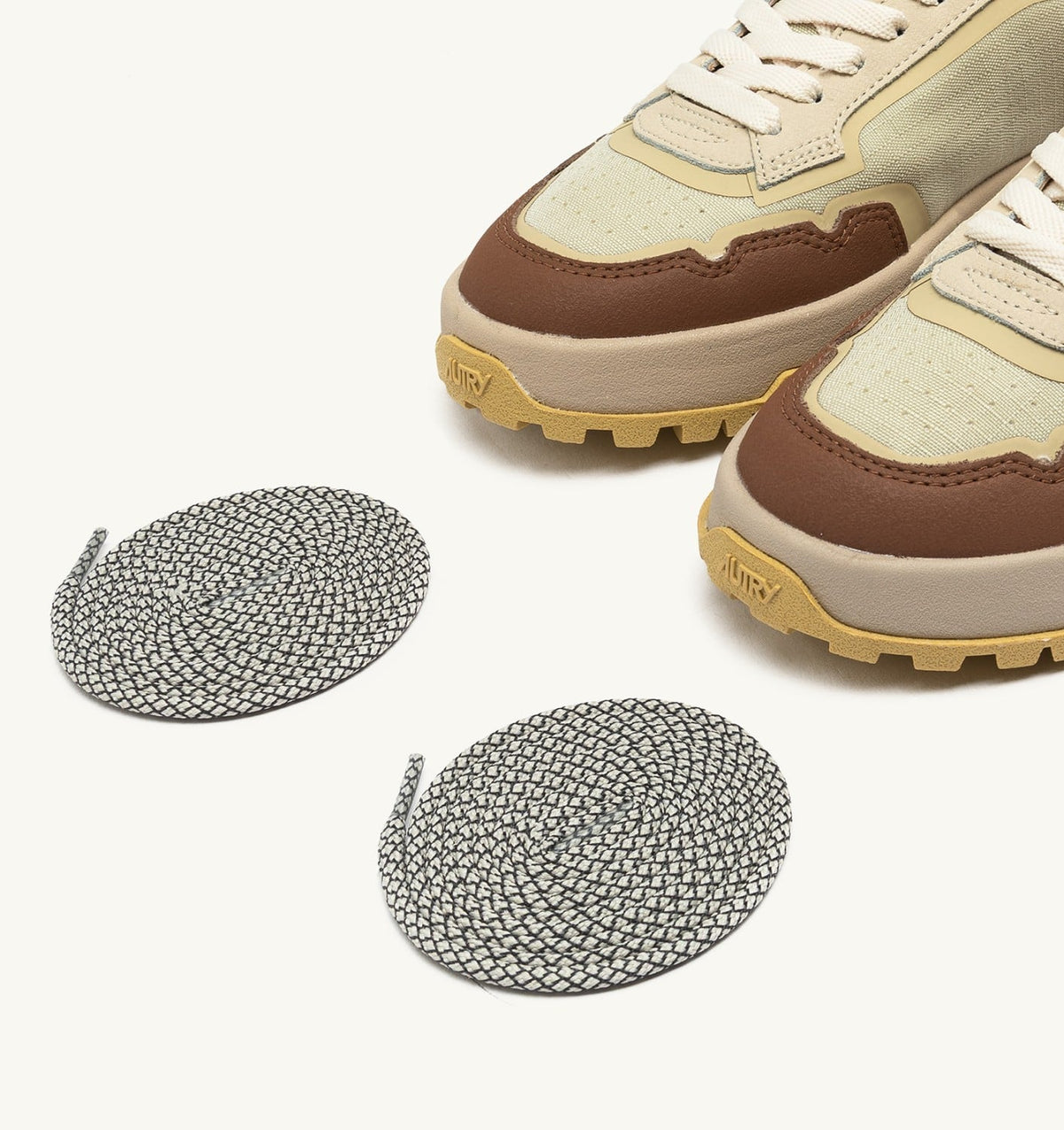WILDPACE LOW SNEAKERS IN RIPSTOP NYLON AND LEATHER COLOR FOG AND THRUSH - AUTRY Everyday