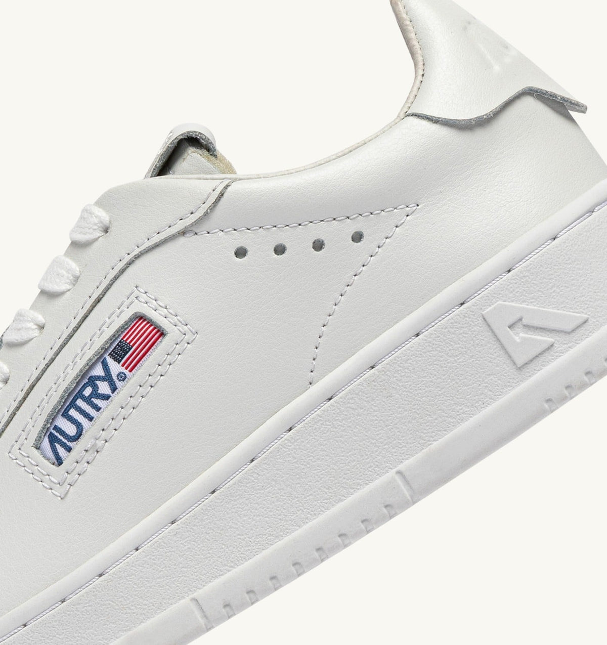 DALLAS LOW SNEAKERS IN WHITE LEATHER - AUTRY Great Value