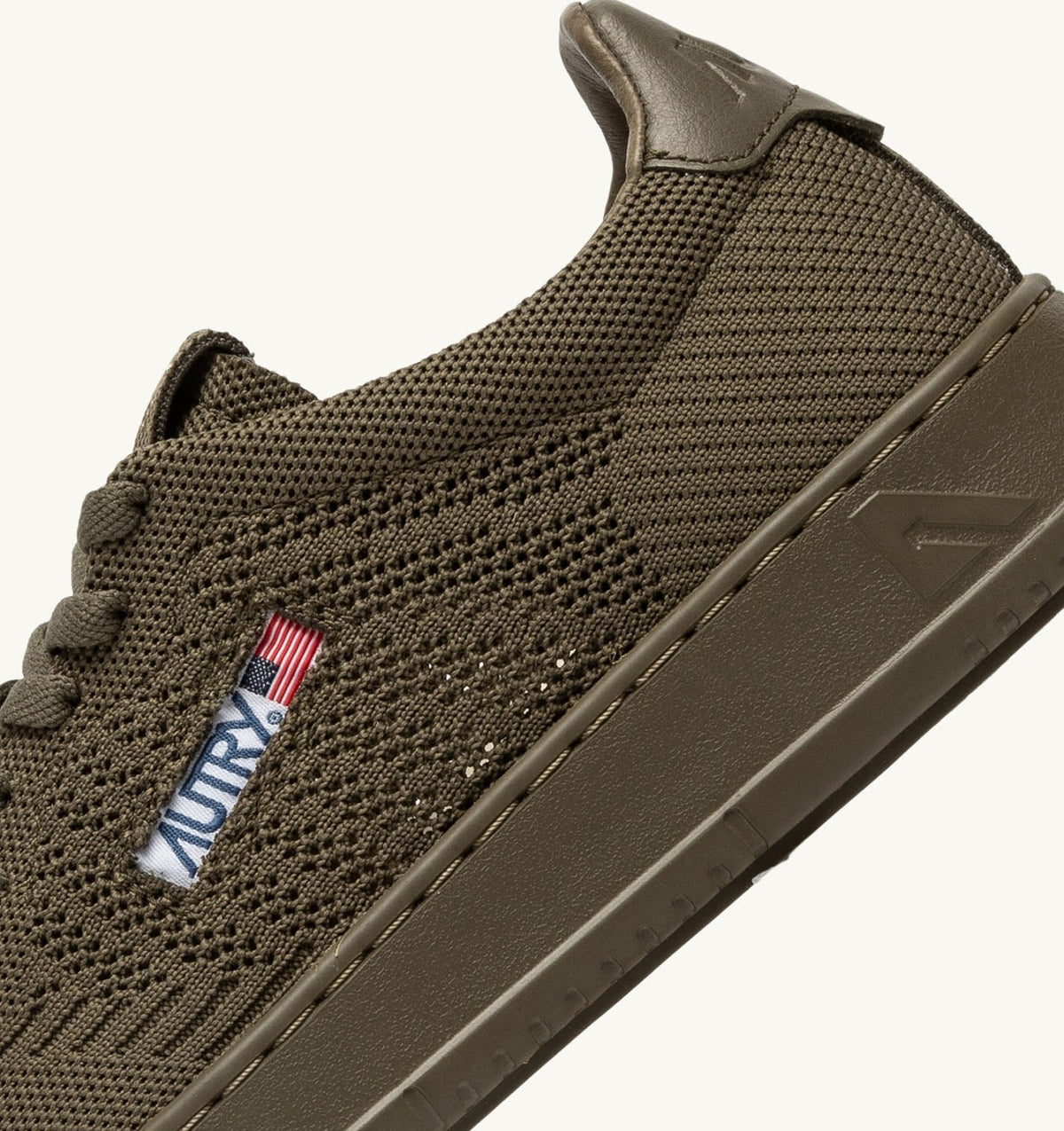 MEDALIST EASEKNIT LOW SNEAKERS IN COVERT GREEN KNIT - AUTRY Classic