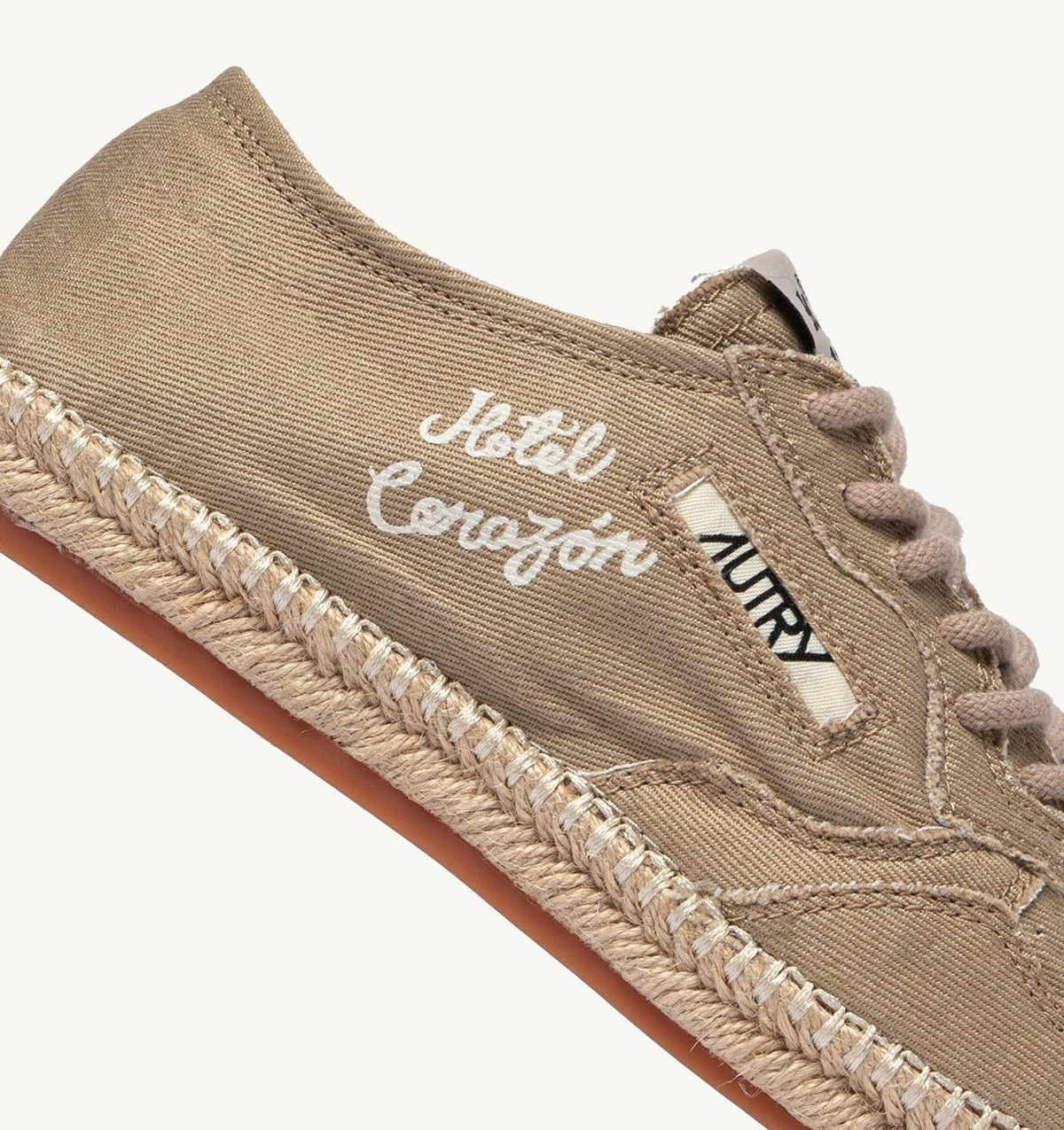 'HOTEL CORAZÓN' SANDY IN NOMAD CANVAS - AUTRY Quality