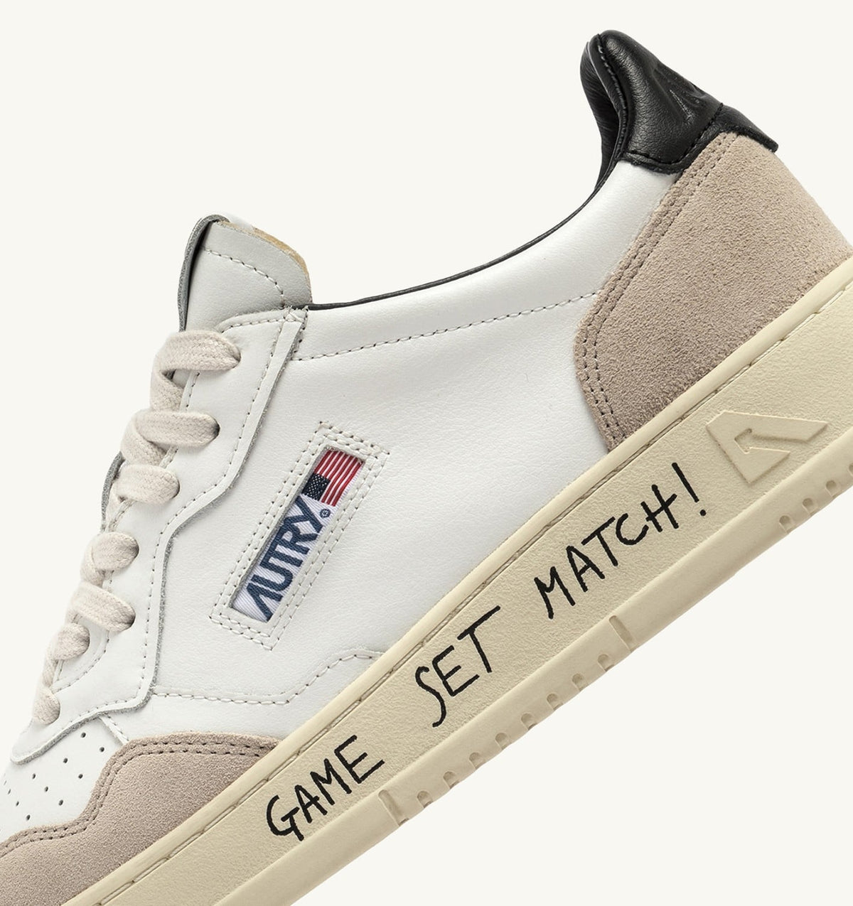 MEDALIST LOW SNEAKERS IN WHITE AND BLACK SUEDE AND LEATHER WITH LETTERING - AUTRY Latest