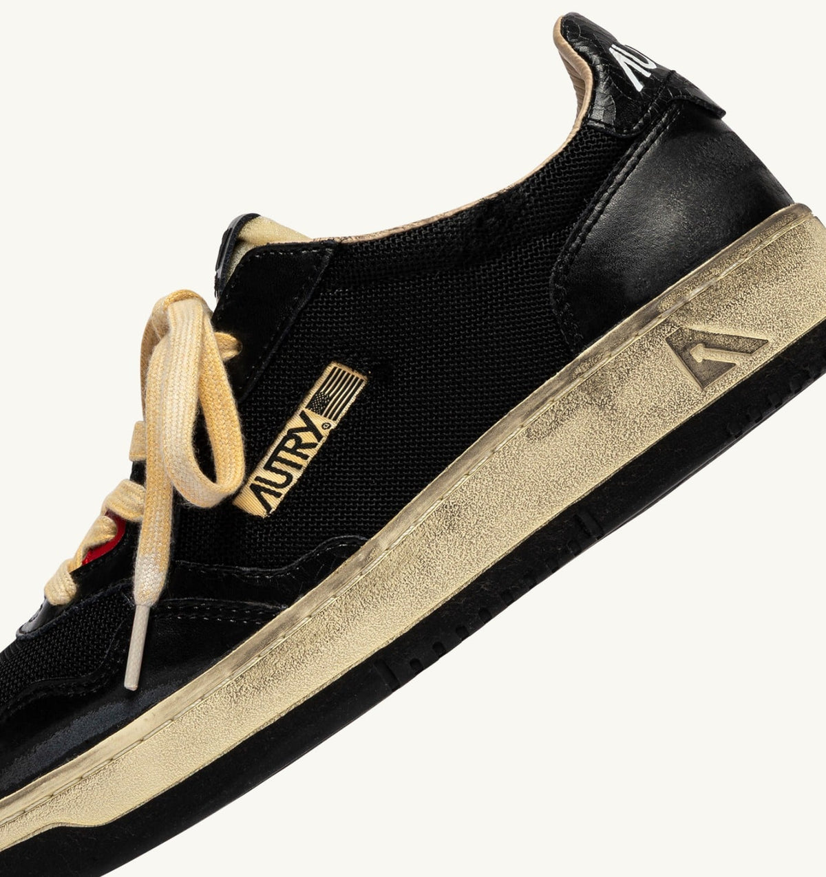 MEDALIST LOW SUPER VINTAGE SNEAKERS IN BLACK LEATHER AND DRAGON MESH - AUTRY Value