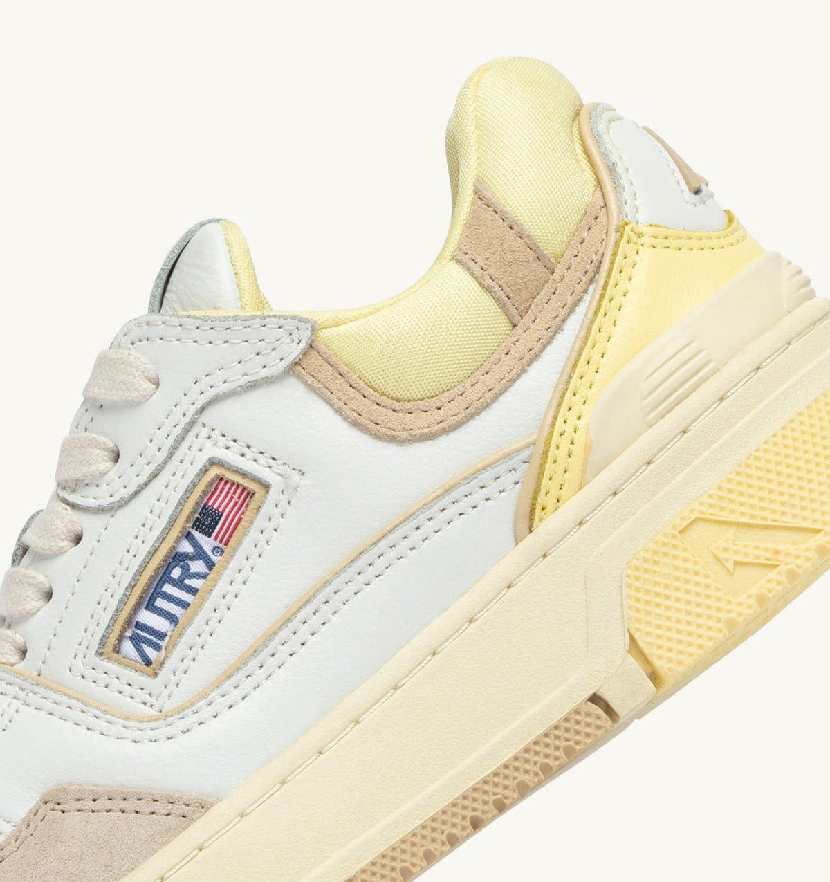 SNEAKERS CLC LOW IN WHITE BOULDER AND LEMON MERINGUE LEATHER AND SUEDE - AUTRY Value