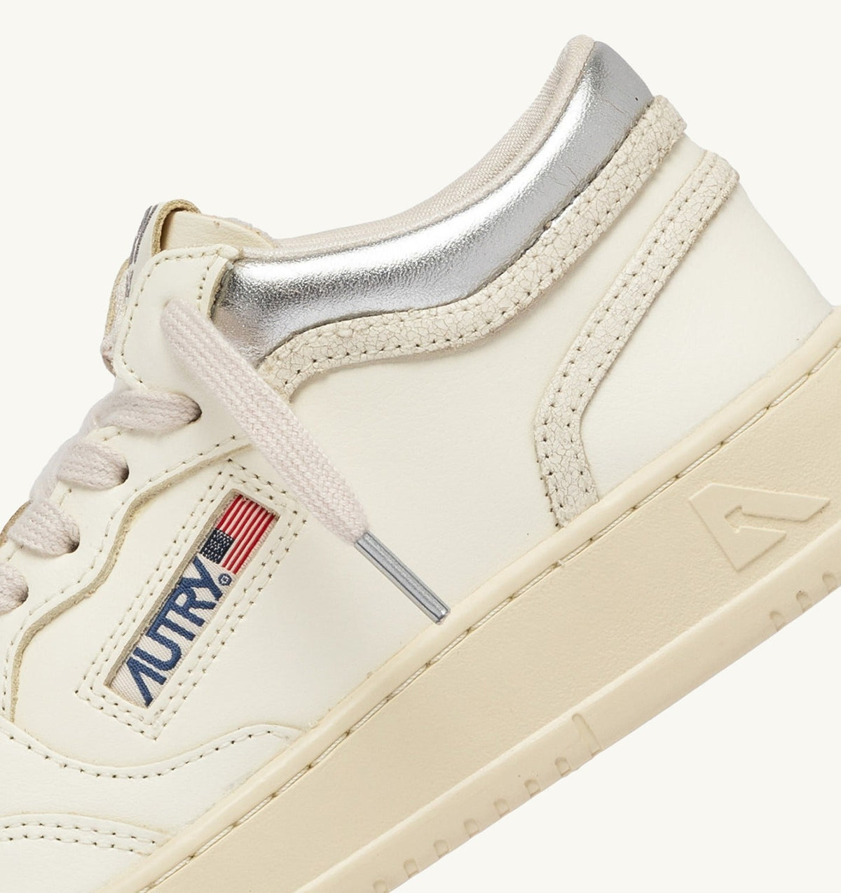 MED-WAY SNEAKERS IN LEATHER COLOR MARSHMALLOW AND SILVER - AUTRY Latest