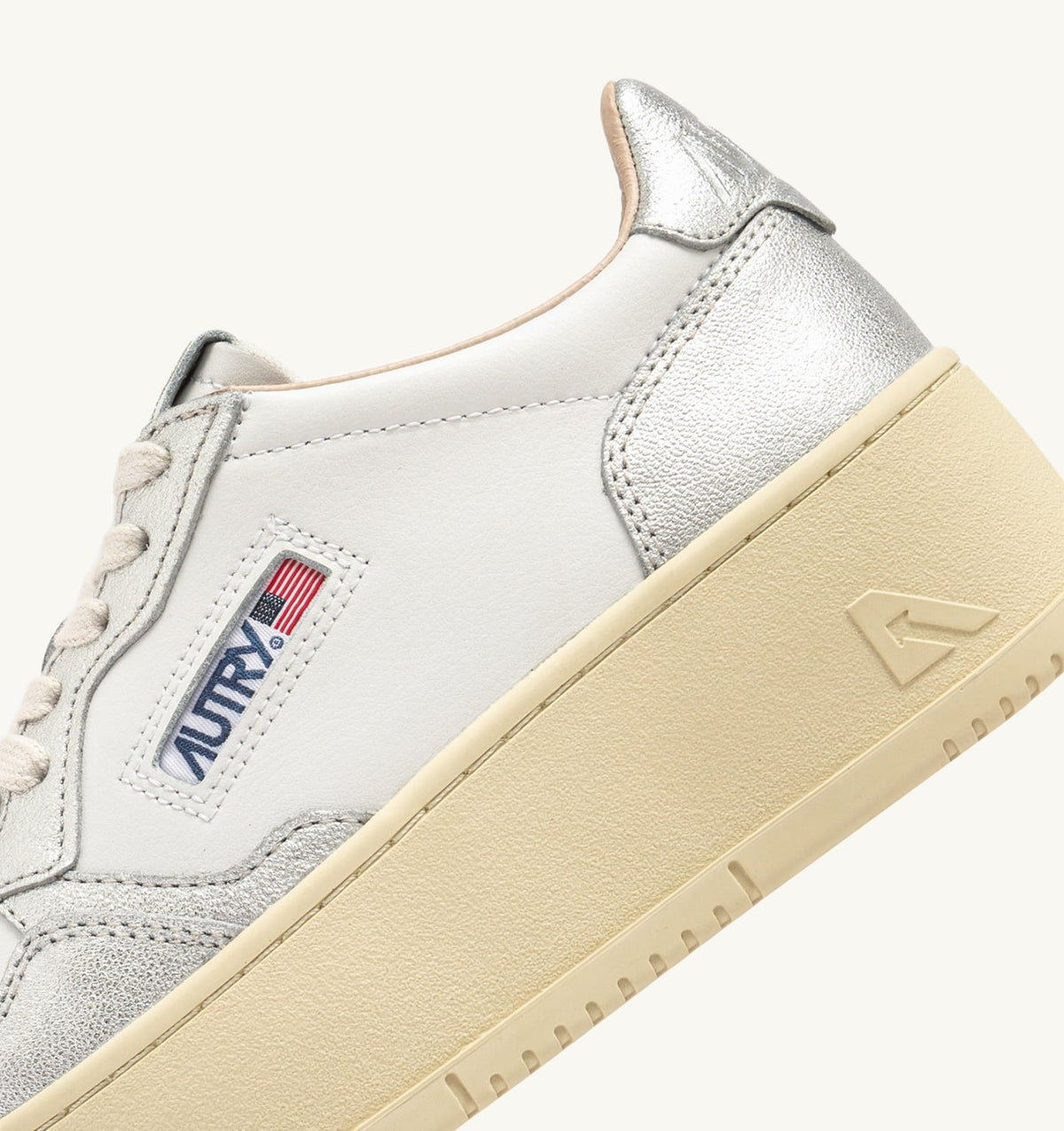 MEDALIST PLATFORM SNEAKERS IN WHITE AND METALIZED SILVER LEATHER - AUTRY Great Value