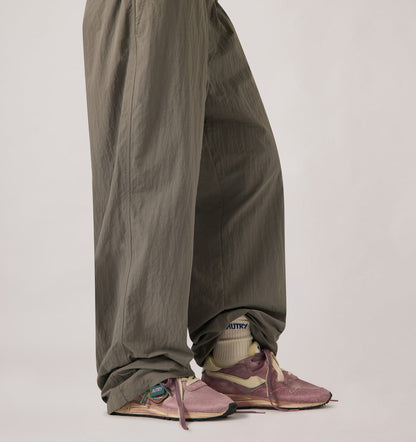 REELWIND SUPER VINTAGE SNEAKERS IN WINDSOR WINE AND WHITE SUEDE AND NYLON - AUTRY Everyday