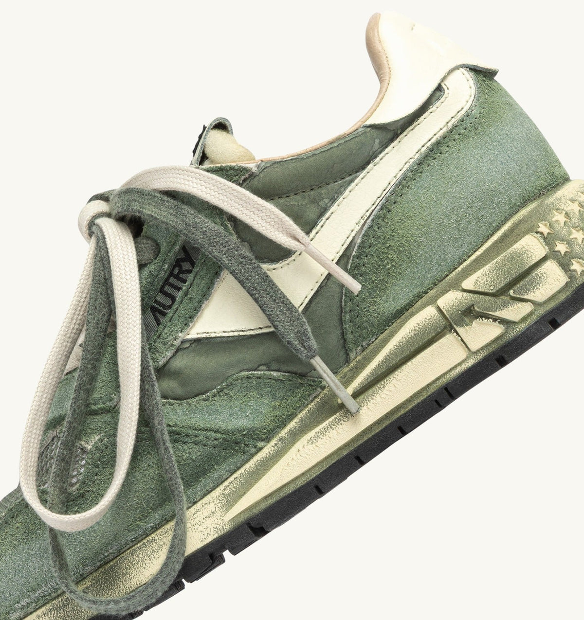 REELWIND SUPER VINTAGE SNEAKERS IN LEPRECHAUN AND WHITE SUEDE AND NYLON - AUTRY Classic