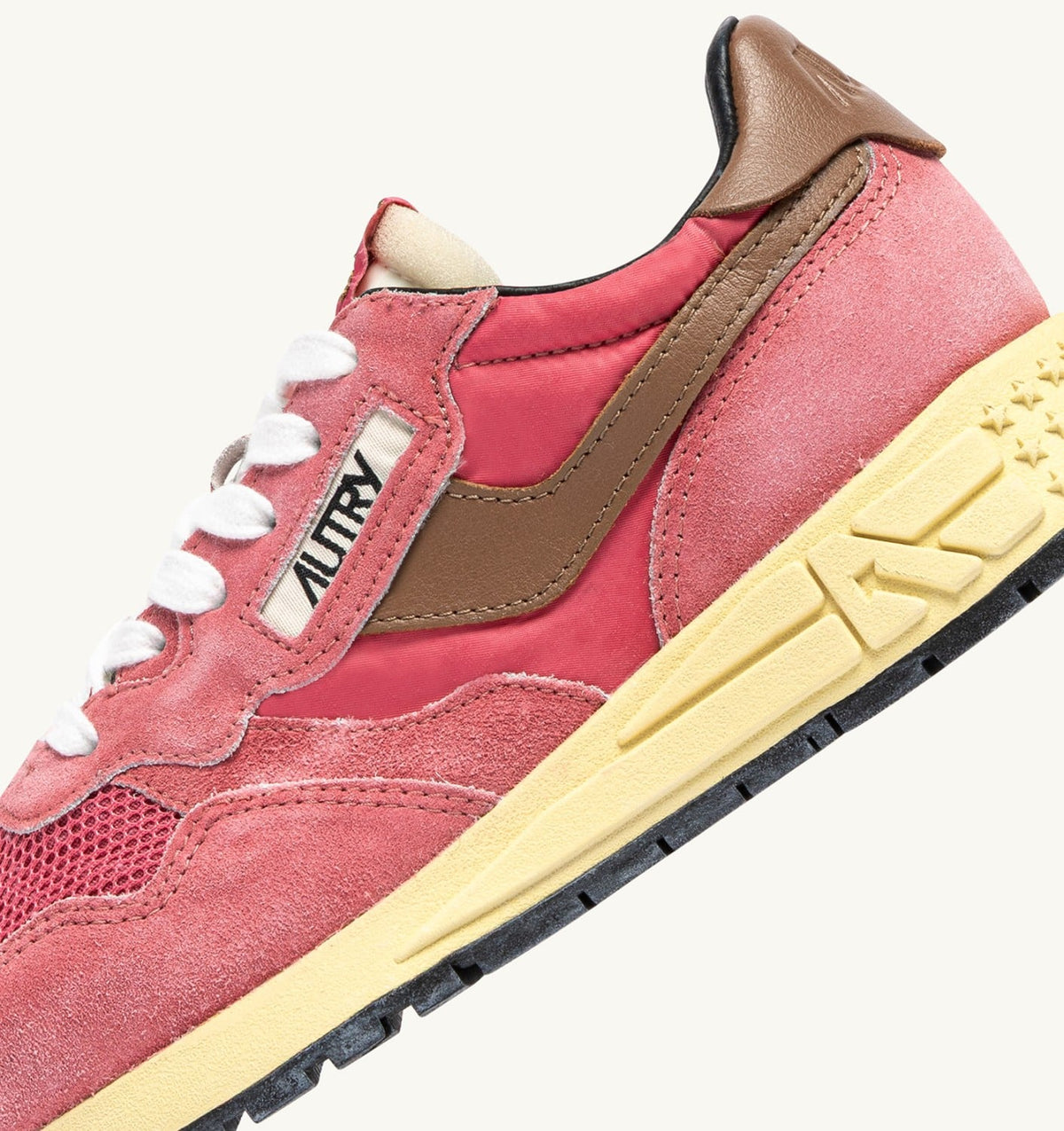 REELWIND LOW SNEAKERS IN STRAWBERRY SUGAR AND COCONUT NYLON AND SUEDE - AUTRY Essential