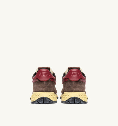 REELWIND LOW SNEAKERS IN COFFEE SUGAR AND DEEP CLARET NYLON AND SUEDE - AUTRY Value