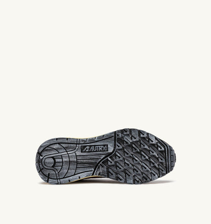 REELWIND LOW SNEAKERS IN COFFEE SUGAR AND DEEP CLARET NYLON AND SUEDE - AUTRY Value