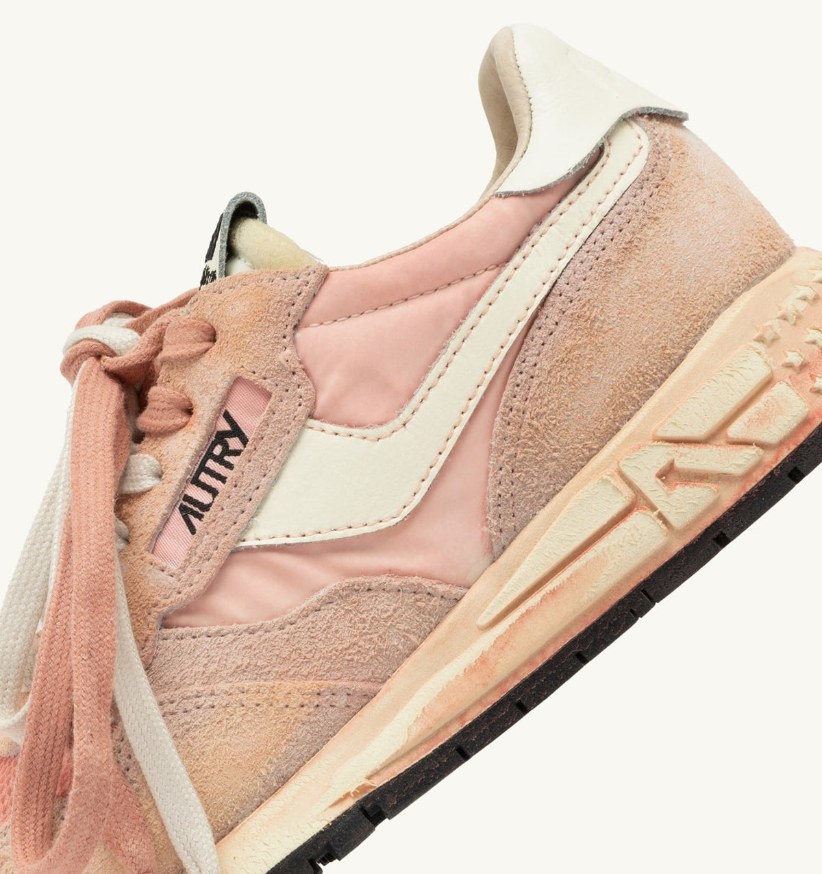REELWIND SUPER VINTAGE SNEAKERS IN WHITE AND PINK SUEDE AND NYLON - AUTRY Essential