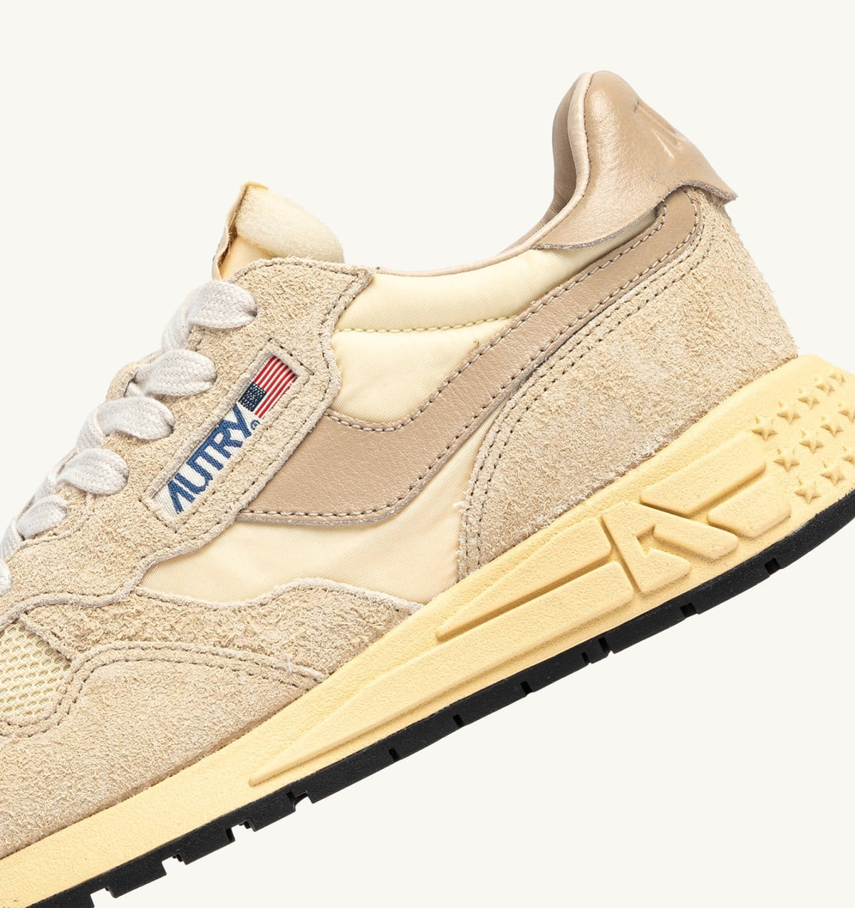 REELWIND LOW SNEAKERS IN ECRU AND WHITE PEPPER NYLON AND SUEDE - AUTRY Great Value