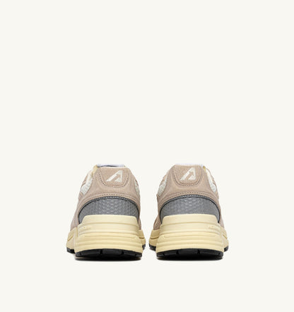 HYPERWAY SNEAKERS IN SAND BROWN AND SILVER-TONE SUEDE AND MESH - AUTRY Essential