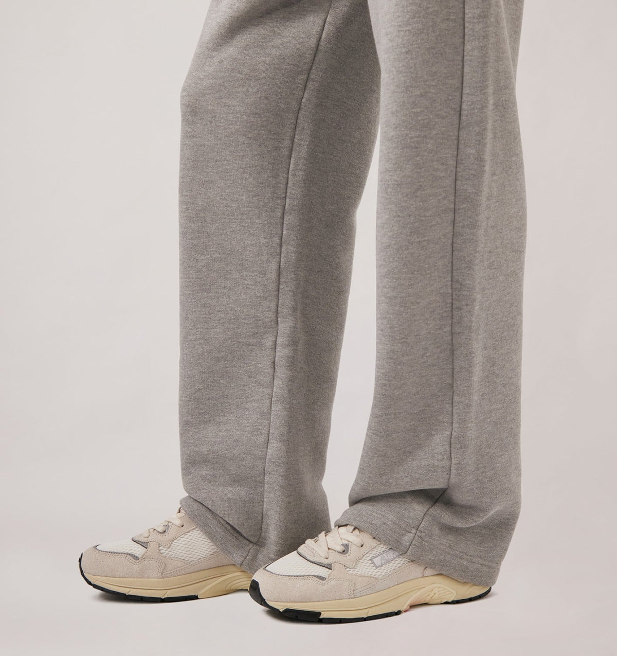 HYPERWAY SNEAKERS IN WHITE MESH AND GLITTER GRAY LEATHER - AUTRY Essential