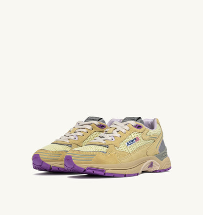 HYPERWAY SNEAKERS IN STRAW AND ORCHID HUST MESH AND SUEDE - AUTRY Everyday