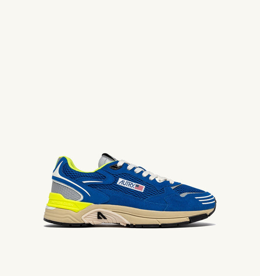 HYPERWAY SNEAKERS IN PRINCESS BLUE AND VANILLA ICE MESH AND SUEDE - AUTRY Value
