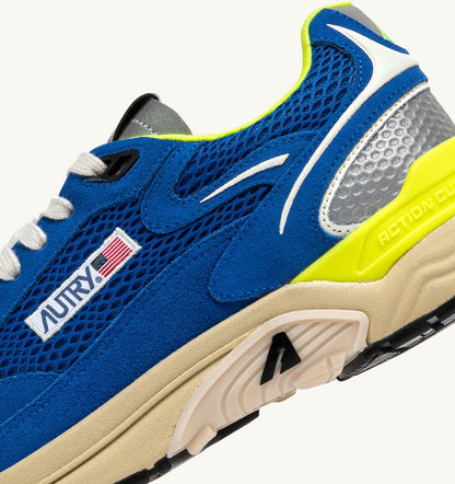 HYPERWAY SNEAKERS IN PRINCESS BLUE AND VANILLA ICE MESH AND SUEDE - AUTRY Value