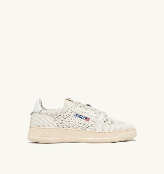 MEDALIST EASEKNIT LOW SNEAKERS IN IVORY WHITE KNIT - AUTRY Great Value