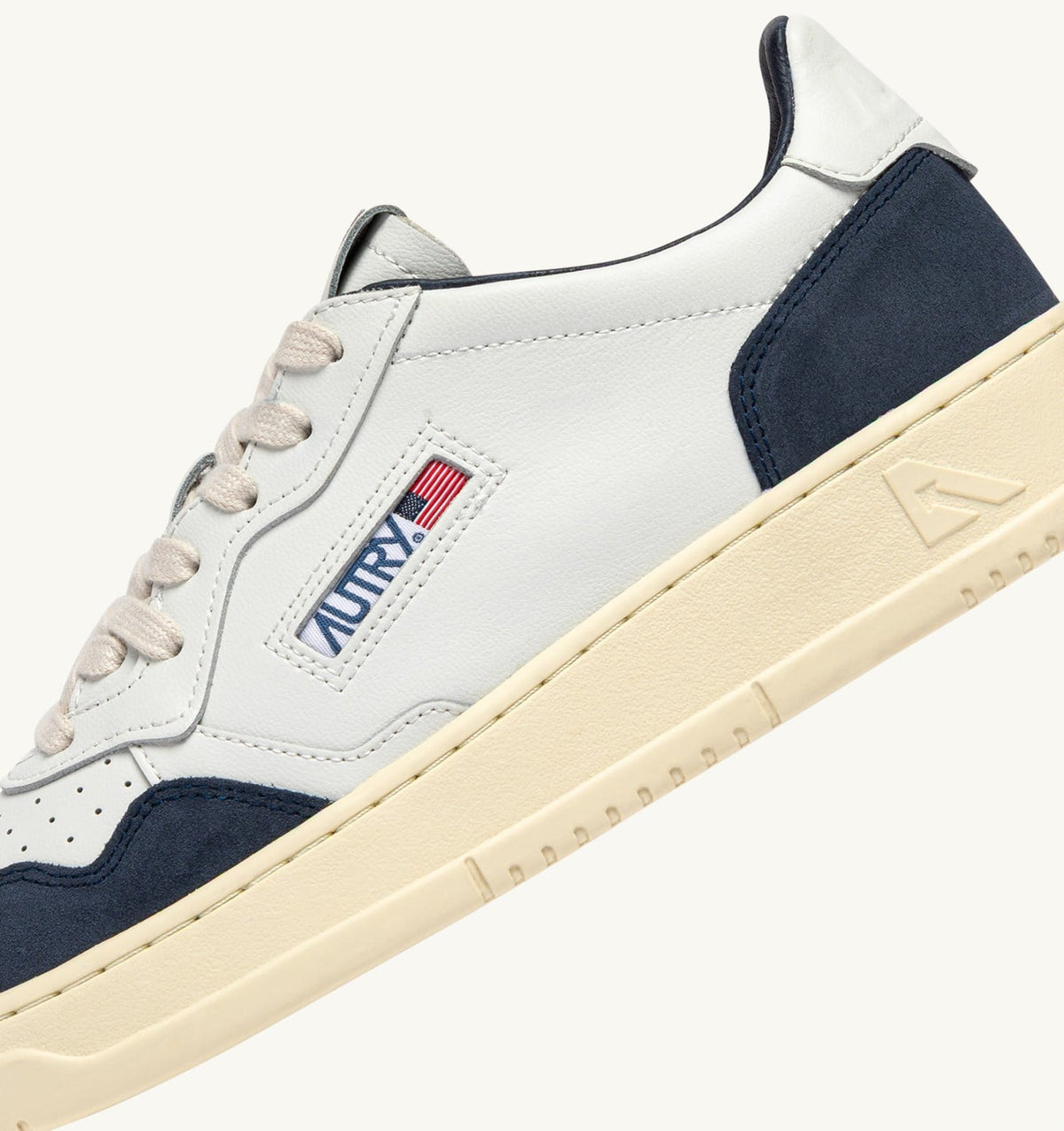 MEDALIST LOW SNEAKERS IN WHITE LEATHER AND DENIM SUEDE - AUTRY Great Value