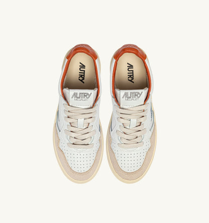 MEDALIST LOW SNEAKERS IN LEATHER AND SUEDE COLOR WHITE AND HAWAIIAN SUNSET WITH LETTERING - AUTRY Essential