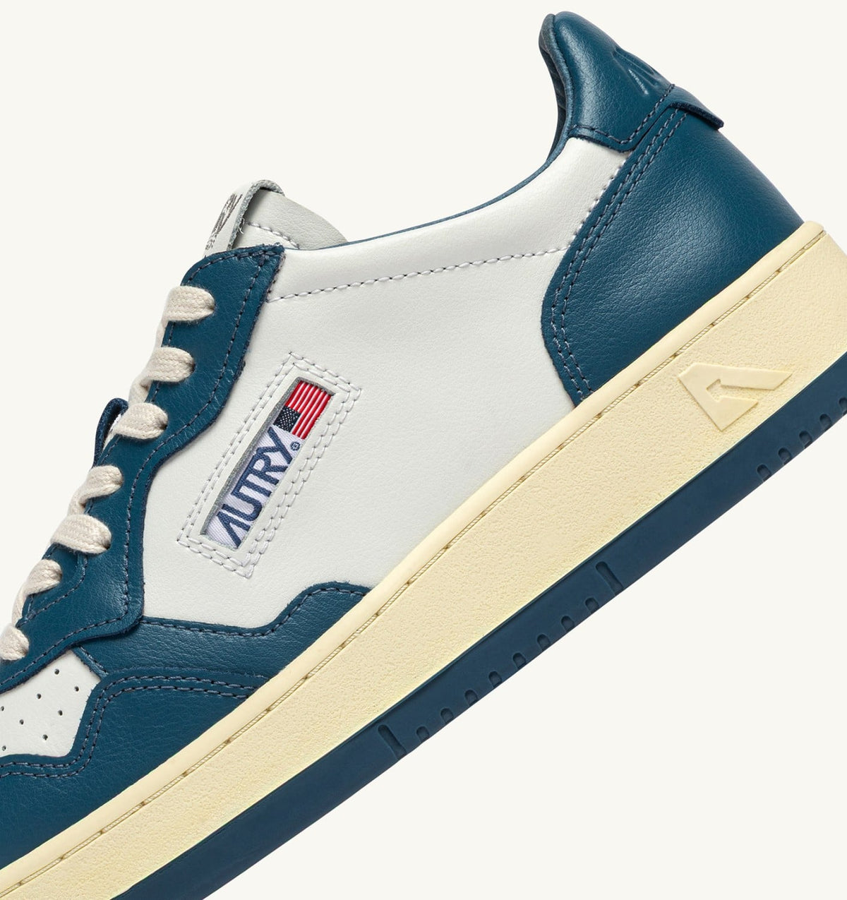MEDALIST LOW BICOLOR SNEAKERS IN WHITE AND MALLARD BLUE LEATHER - AUTRY Latest