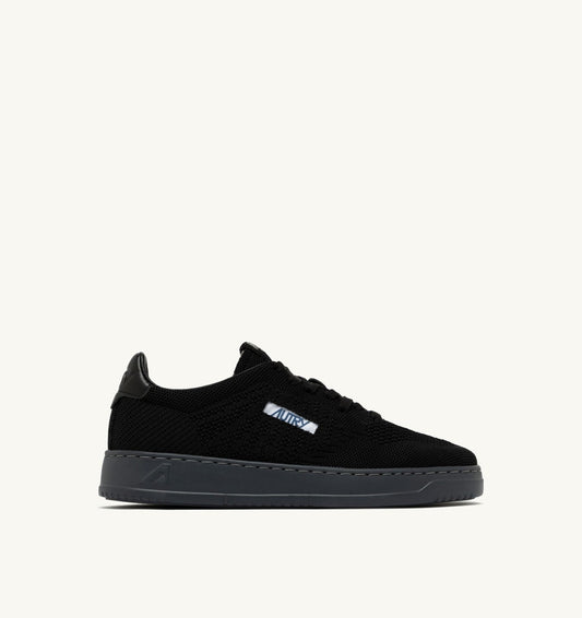 MEDALIST EASEKNIT LOW SNEAKERS IN BLACK KNIT - AUTRY Value