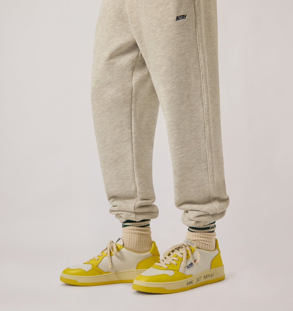 MEDALIST LOW SNEAKERS IN WHITE AND SLICKER LEATHER WITH LETTERING - AUTRY Great Value