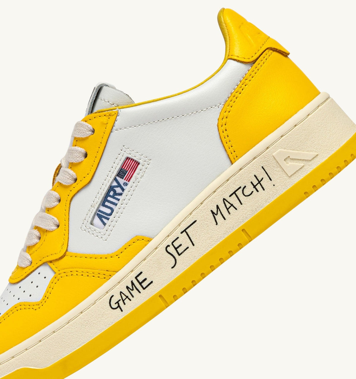 MEDALIST LOW SNEAKERS IN WHITE AND SLICKER LEATHER WITH LETTERING - AUTRY Great Value