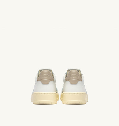 MEDALIST LOW SNEAKERS IN WHITE AND FEATHER GRAY LEATHER - AUTRY Latest