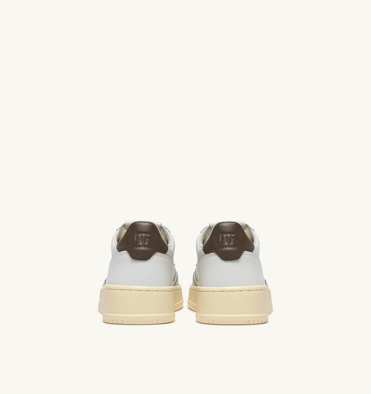 MEDALIST LOW SNEAKERS IN WHITE AND CHOCOLATE LEATHER - AUTRY Quality