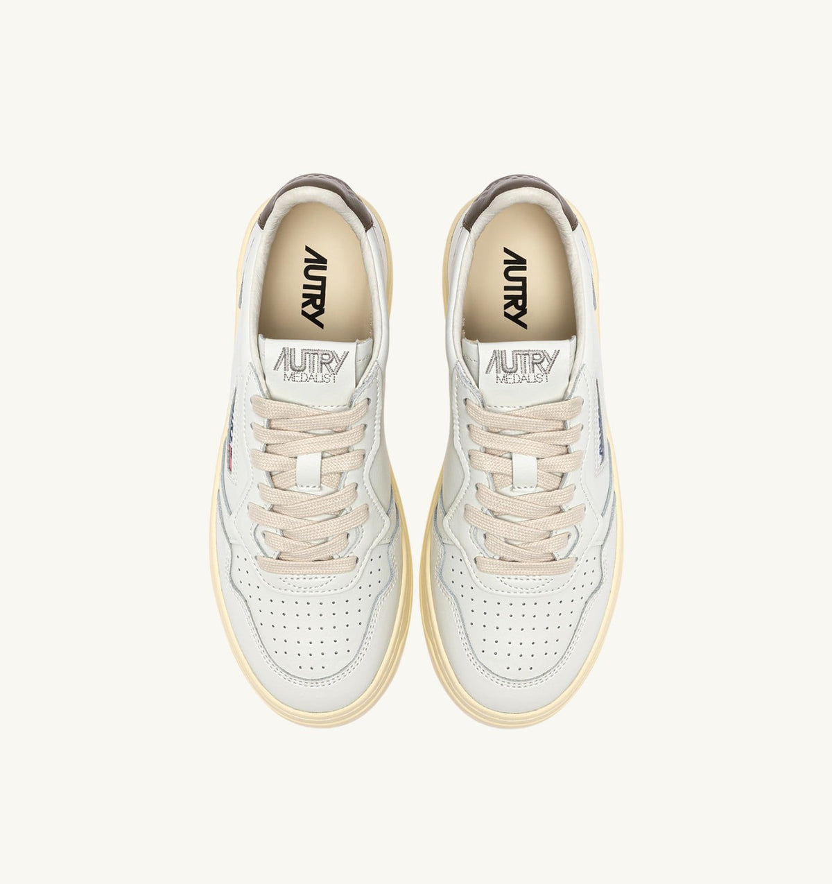 MEDALIST LOW SNEAKERS IN WHITE AND CHOCOLATE LEATHER - AUTRY Quality