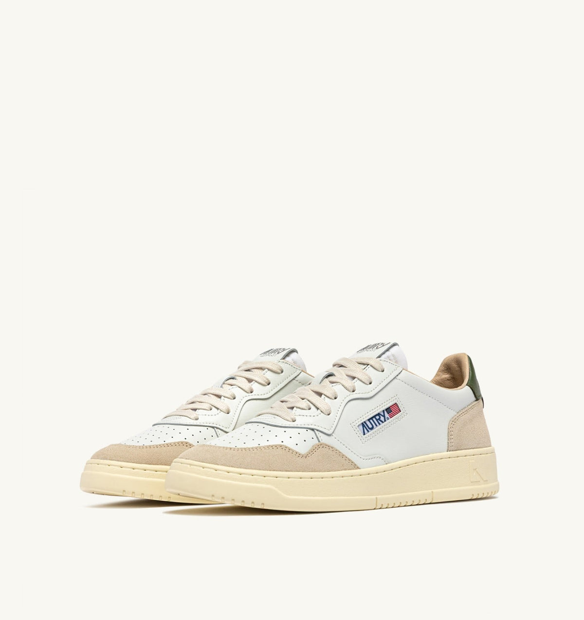 MEDALIST LOW SNEAKERS IN WHITE LEATHER AND BRONZE GREEN SUEDE - AUTRY Everyday