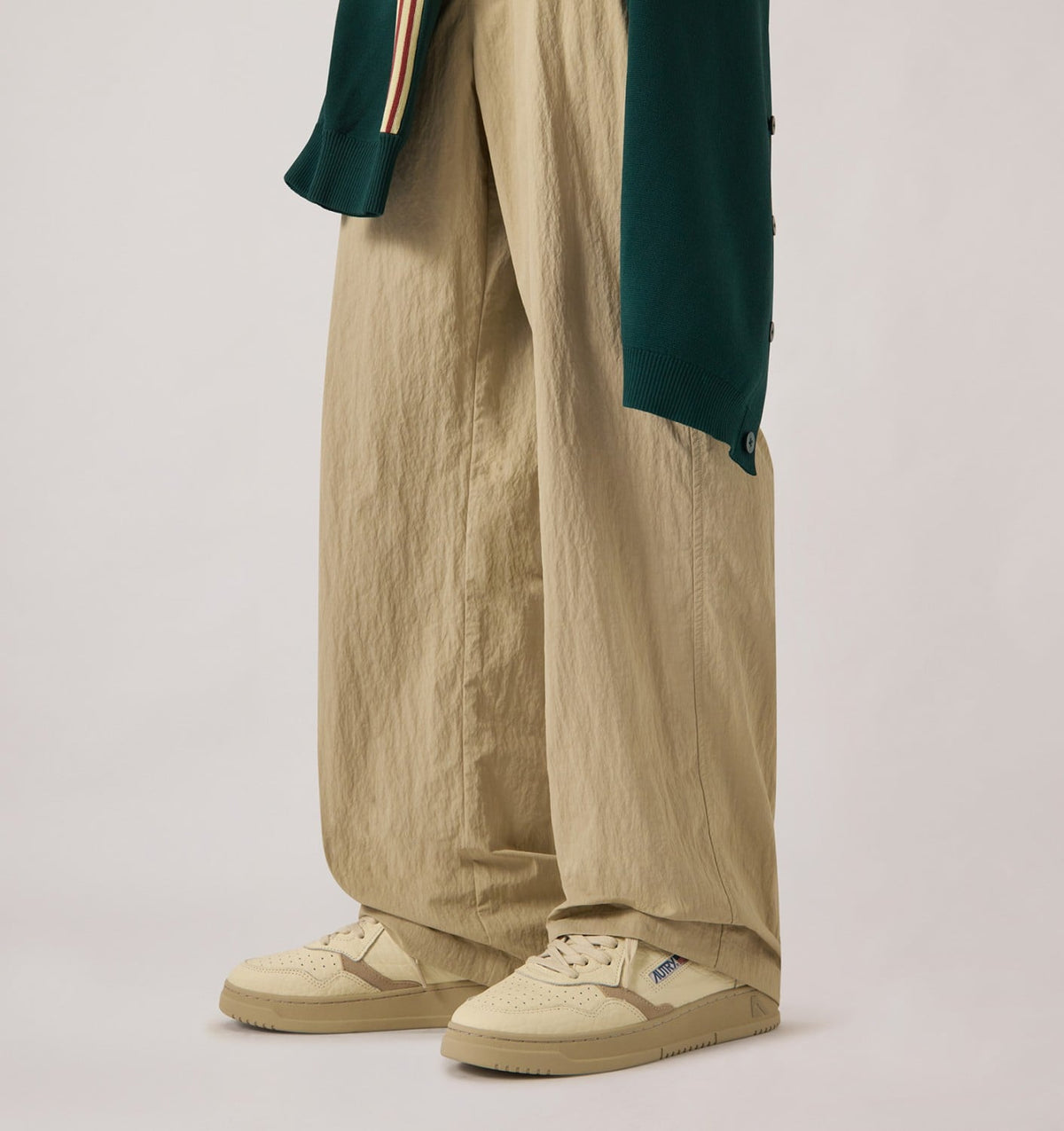 MEDALIST LOW SNEAKERS IN FEATHER GRAY AND DARK SEA LEATHER - AUTRY Great Value