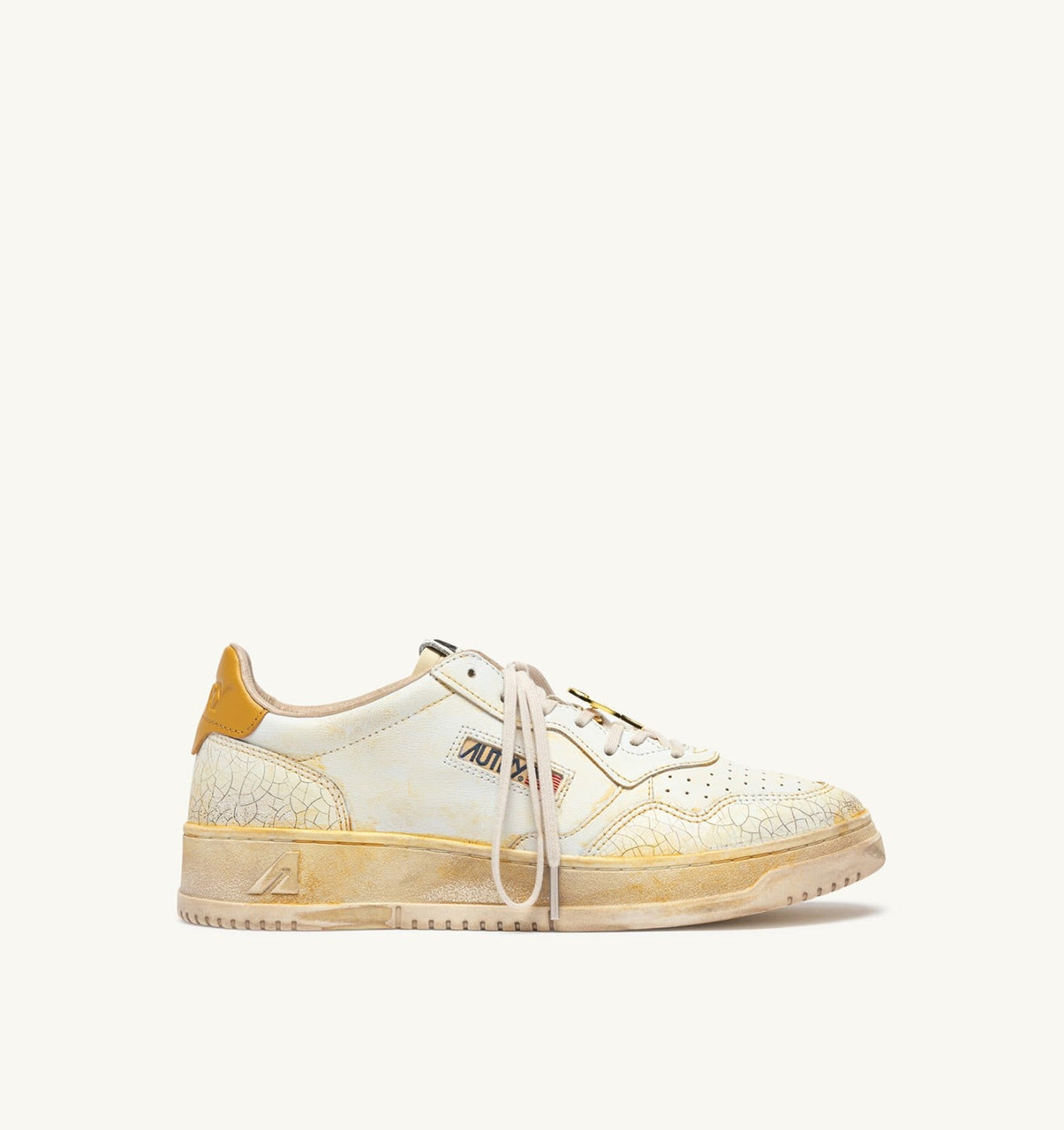 MEDALIST LOW SUPER VINTAGE SNEAKERS IN WHITE AND YELLOW LEATHER - AUTRY Essential