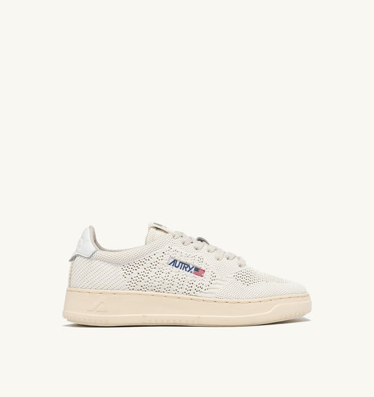 MEDALIST EASEKNIT LOW SNEAKERS IN KNIT COLOR IVORY - AUTRY Value