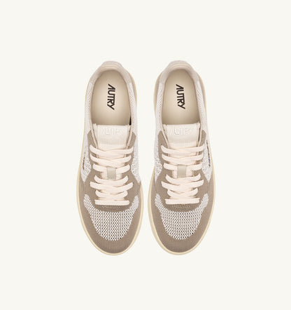 MEDALIST EASEKNIT LOW SNEAKERS IN IVORY WHITE AND PELICAN KNIT - AUTRY Quality