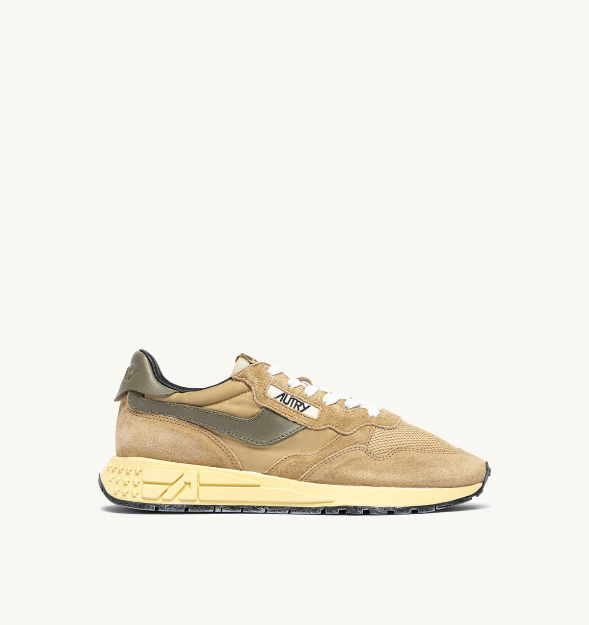 REELWIND LOW SNEAKERS IN FOAM SUGAR AND COVERT GREEN NYLON AND SUEDE - AUTRY Everyday