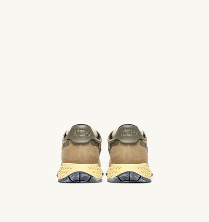 REELWIND LOW SNEAKERS IN FOAM SUGAR AND COVERT GREEN NYLON AND SUEDE - AUTRY Everyday
