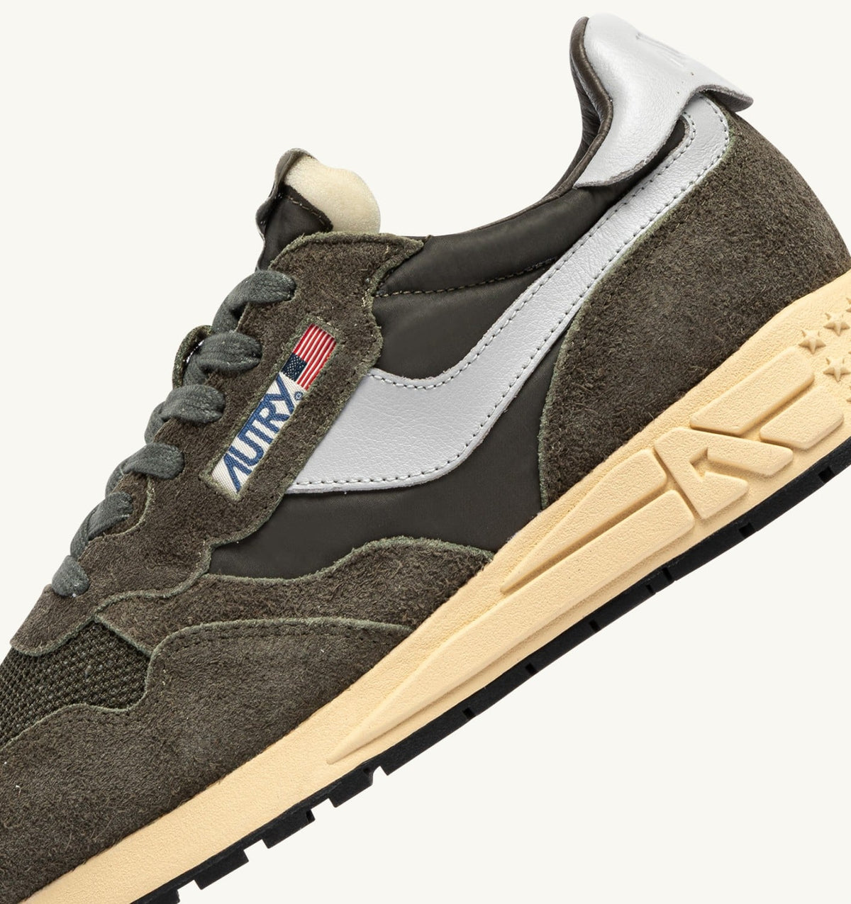 REELWIND LOW SNEAKERS IN OLIVE NIGHT AND HARBOR MIST NYLON AND SUEDE - AUTRY Everyday