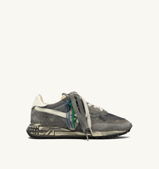 REELWIND SUPER VINTAGE SNEAKERS IN WHITE AND BLACK SUEDE AND NYLON - AUTRY Quality