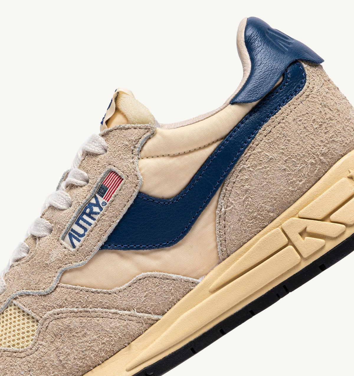 REELWIND LOW SNEAKERS IN NYLON SUEDE AND LEATHER COLOR ECRU AND ENSIGN BLUE - AUTRY Quality