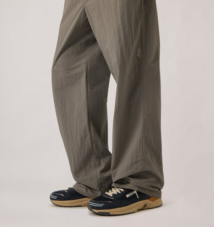 HYPERWAY SNEAKERS IN MIDNIGHT AND TOMATO CREAM SUEDE AND MESH - AUTRY Classic
