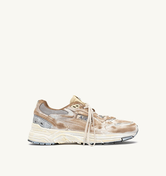 HYPERWAY SUPER VINTAGE SNEAKERS IN MILKSHAKE AND SILVER SUEDE - AUTRY Quality
