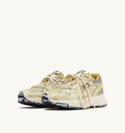 HYPERWAY SUPER VINTAGE SNEAKERS IN YELLOW AND SILVER SUEDE - AUTRY Classic