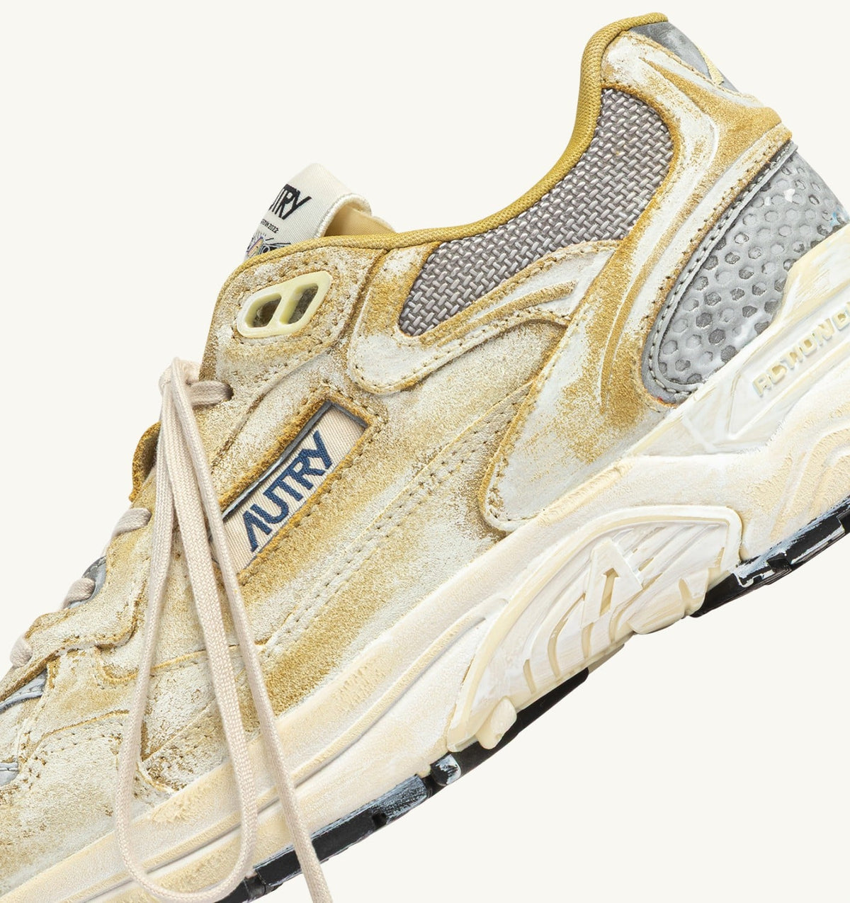 HYPERWAY SUPER VINTAGE SNEAKERS IN YELLOW AND SILVER SUEDE - AUTRY Classic