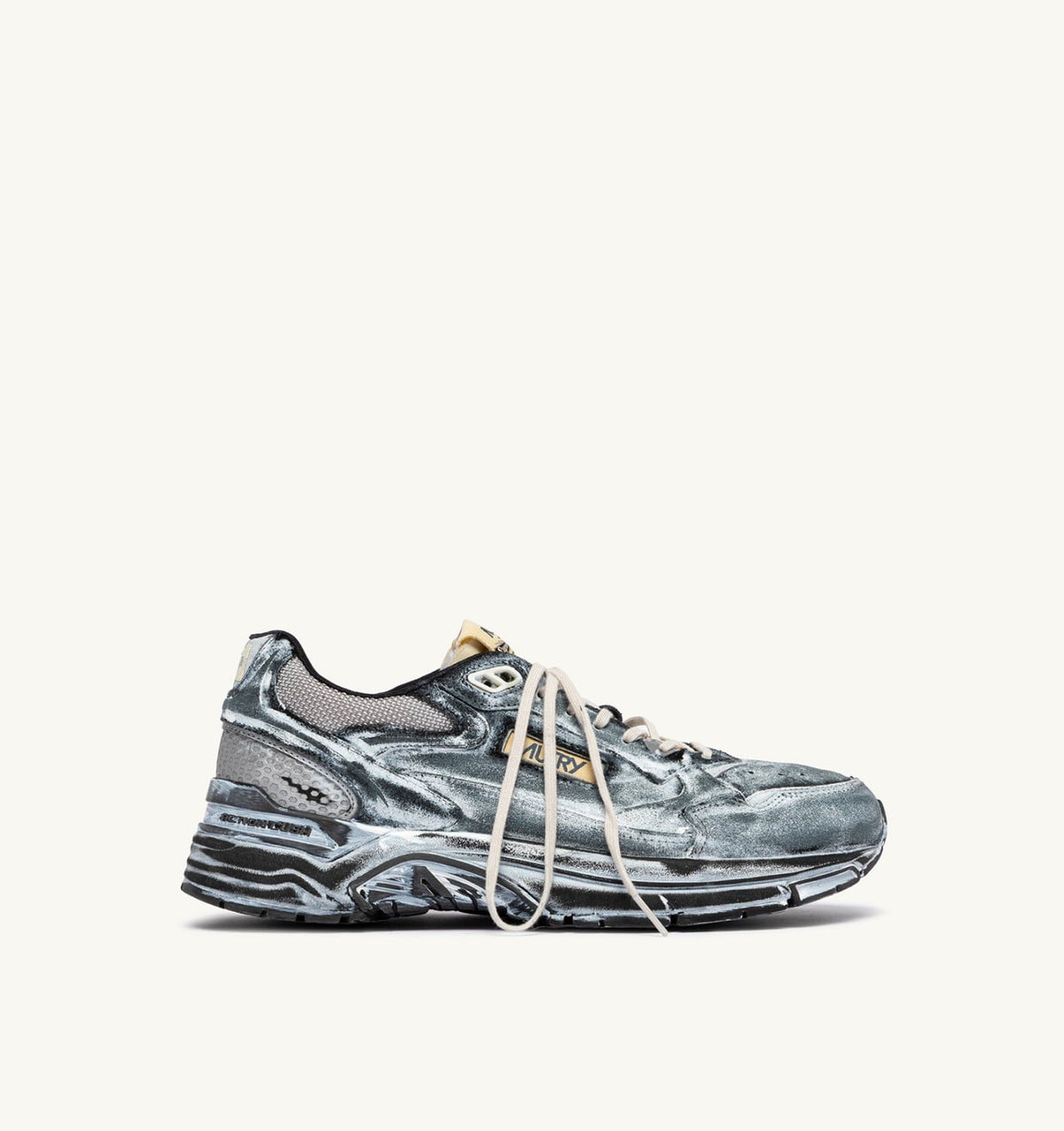 HYPERWAY SUPER VINTAGE SNEAKERS IN BLACK AND SILVER SUEDE - AUTRY Essential