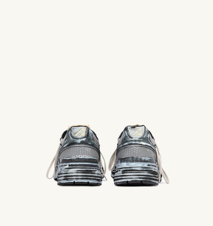 HYPERWAY SUPER VINTAGE SNEAKERS IN BLACK AND SILVER SUEDE - AUTRY Essential